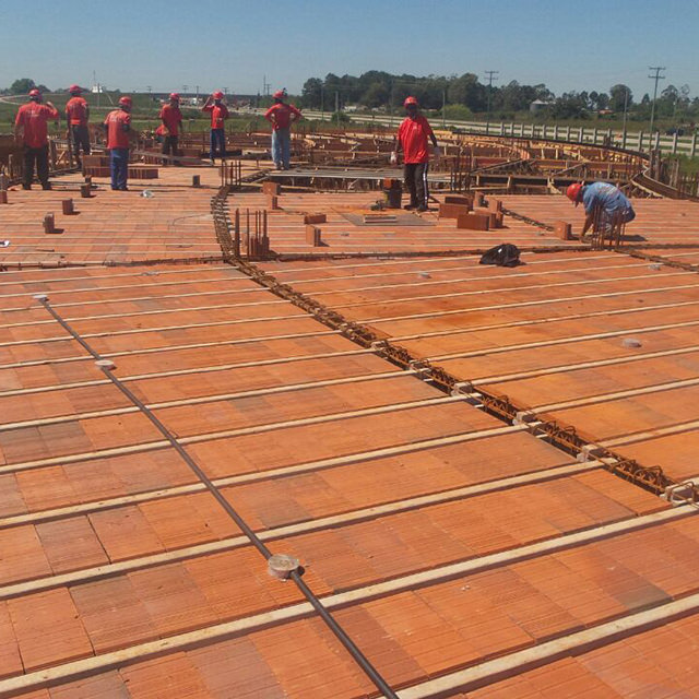 Obras com lajes protendidas Karpary